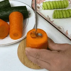 Fruit Spiral Knife in action