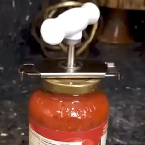 Jar opener in action